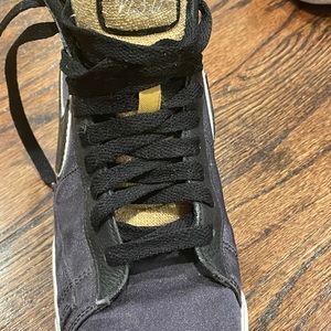 nike high top sneakers